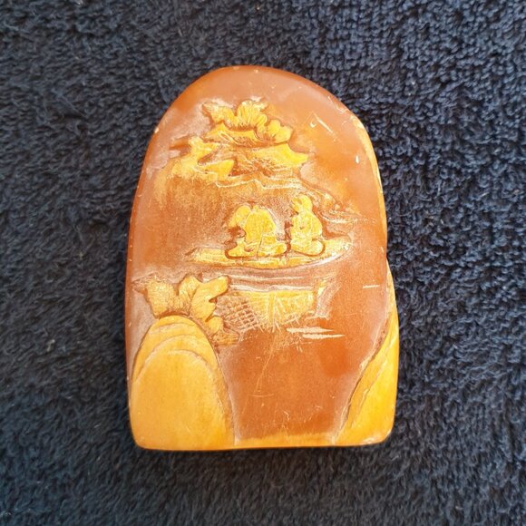 4” Unique Vintage Yellow Shoushan Stone – Double-Sided Hand-Carved Masterpiece - Picture 11 of 14